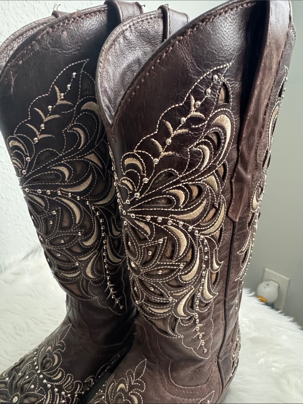 Embellished Brown Leather Western Boots - Picture 3 of 4